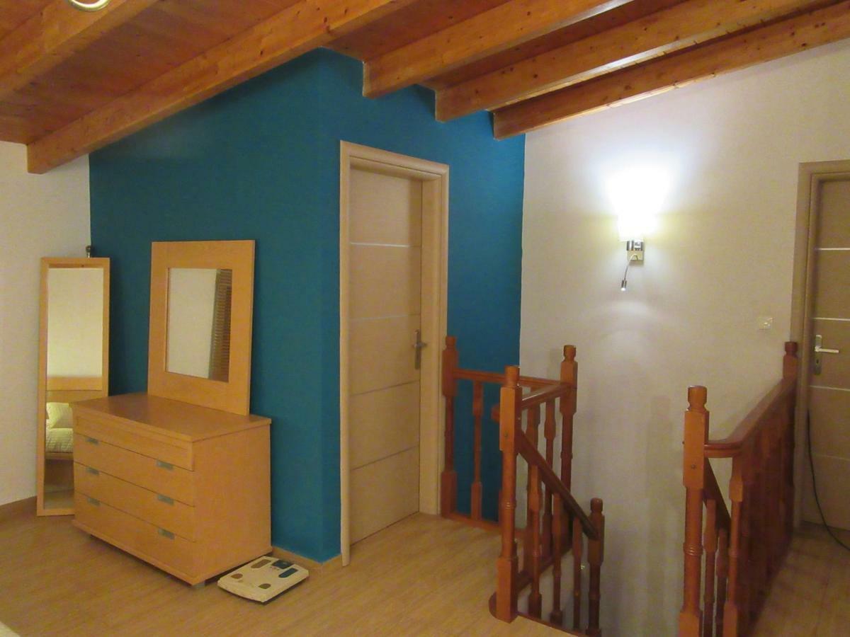 Villa Maria Louiza Near Airport Artemida  Buitenkant foto
